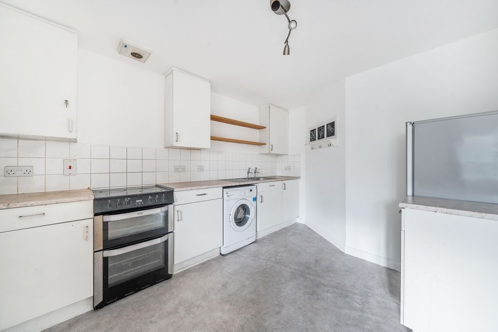 Property photo 3 of 9 1052709 (3)