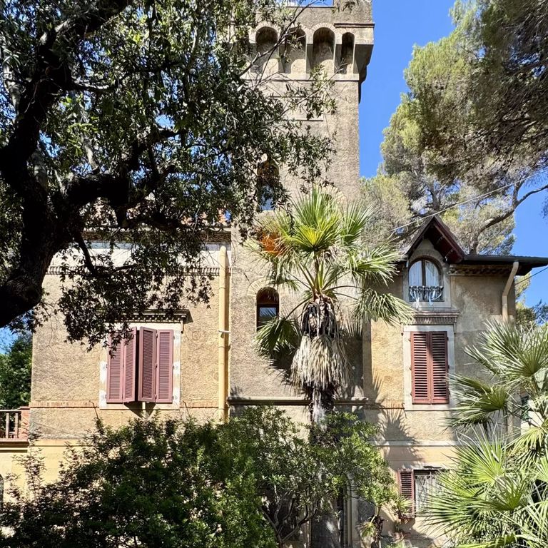 Property photo 2 of 32