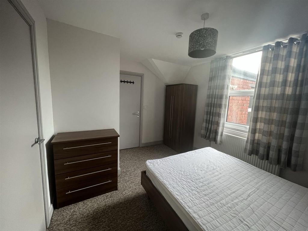 Property photo 3 of 3