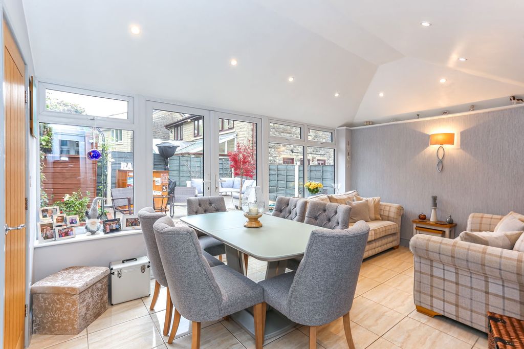 Property photo 2 of 38