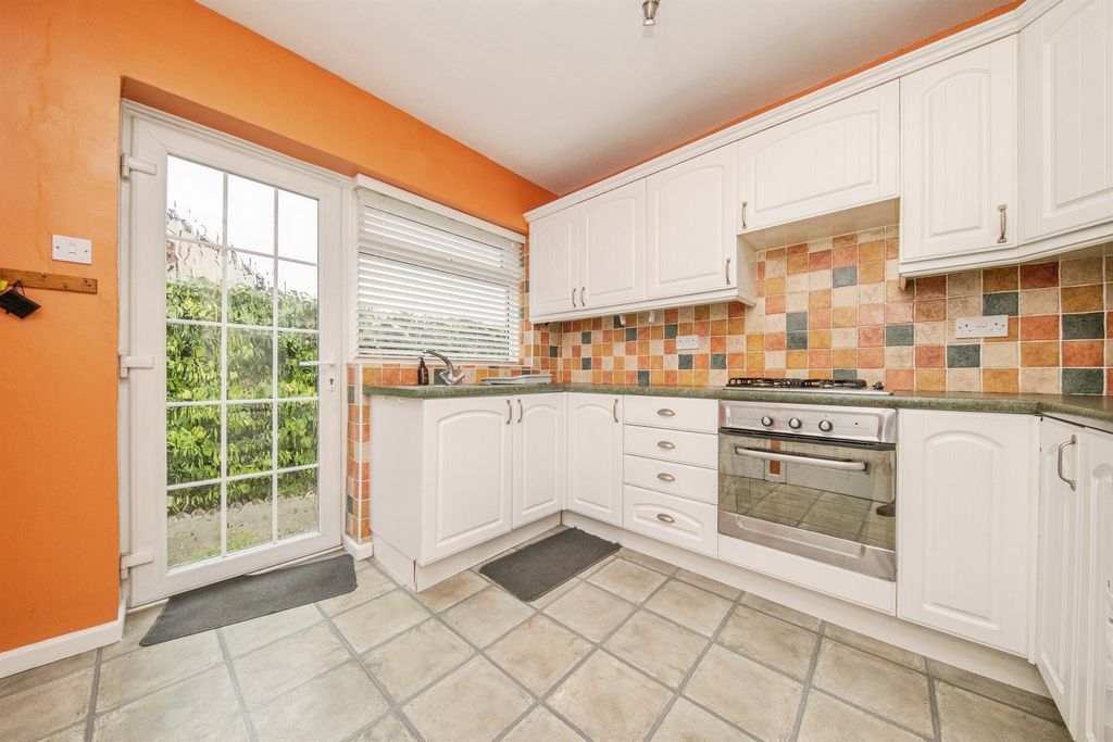 Property photo 2 of 18