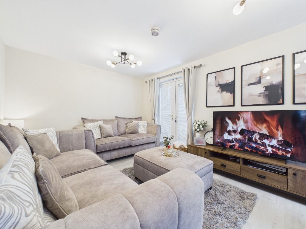 Property photo 3 of 27