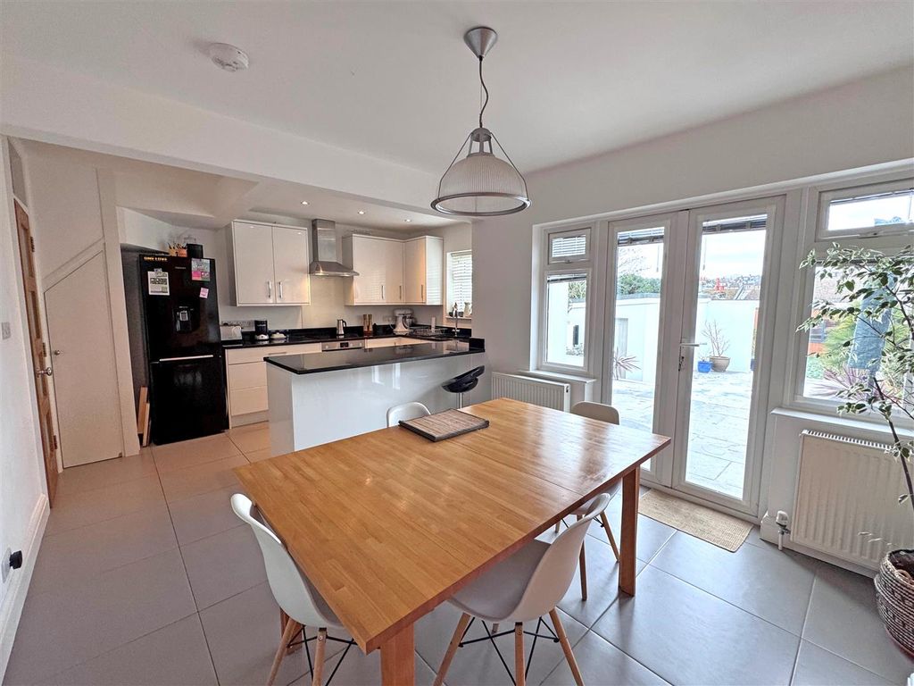 Property photo 3 of 30 23E.Jpg