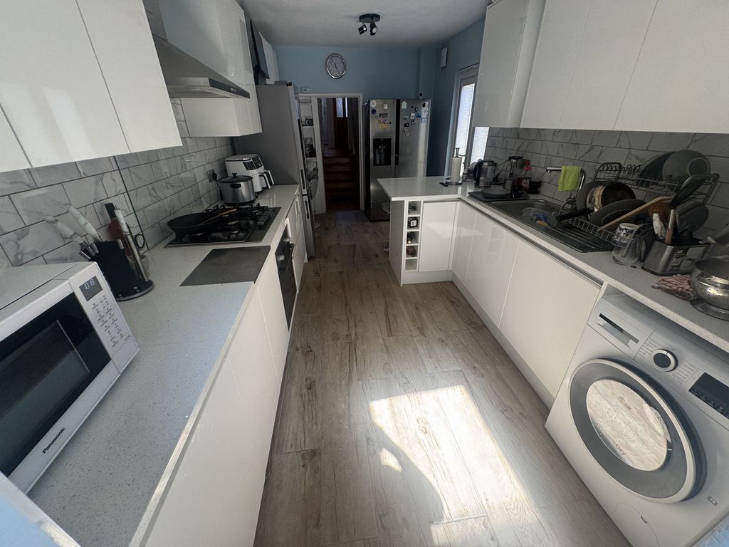 Property photo 1 of 3