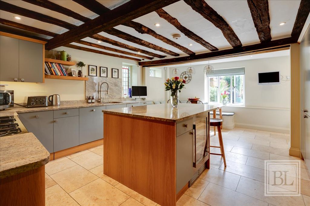 Property photo 3 of 28