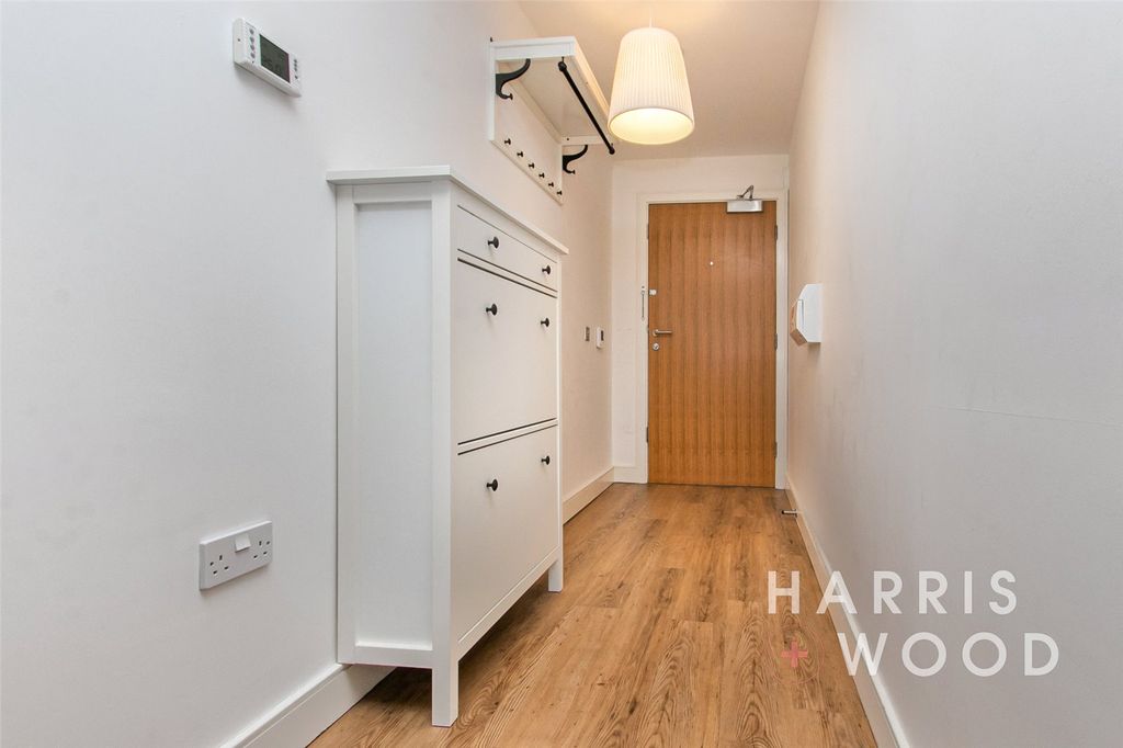 Property photo 2 of 18 Picture No. 12