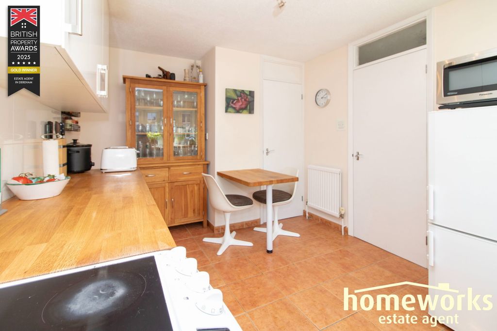 Property photo 3 of 12
