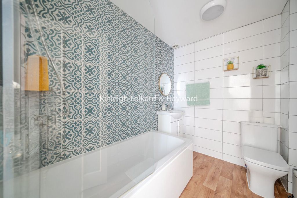 Property photo 3 of 6 Picture No. 17