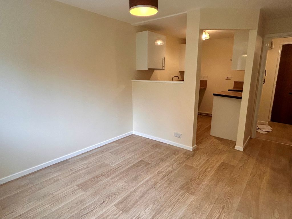 Property photo 1 of 7 1 Bed Flat To Rent Herbert Street, Pontardawe Sa8