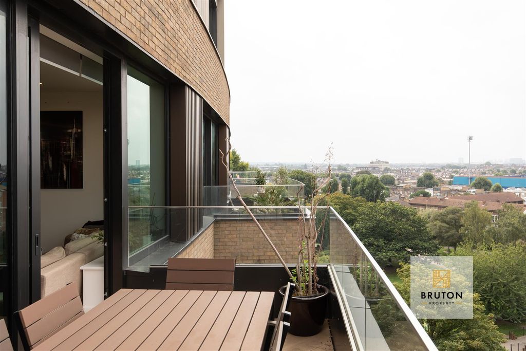 Property photo 3 of 17 Balcony