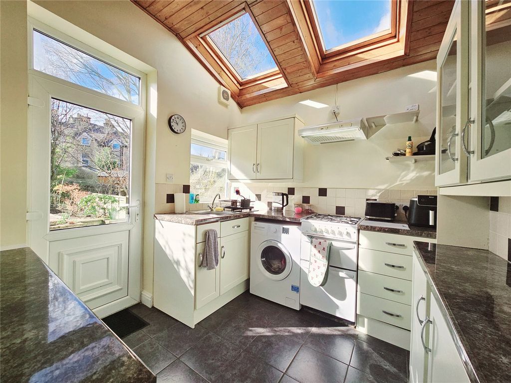 Property photo 1 of 14 Picture No. 04