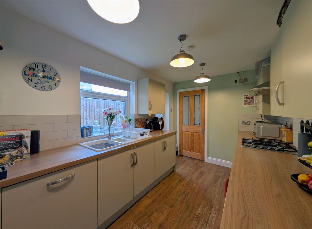 Property photo 3 of 21