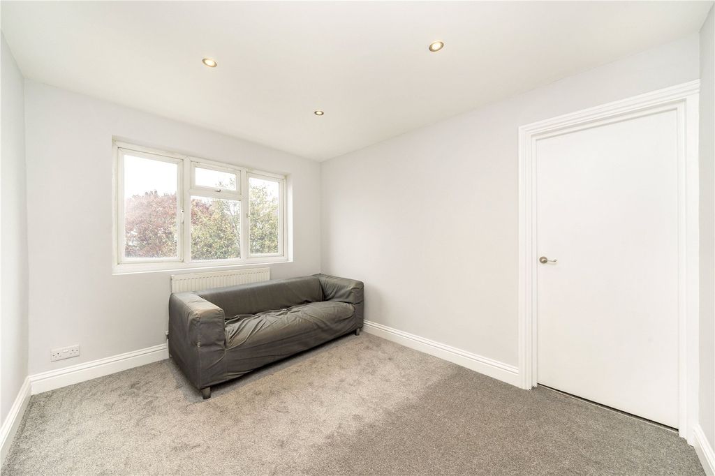 Property photo 1 of 5 Picture No. 17