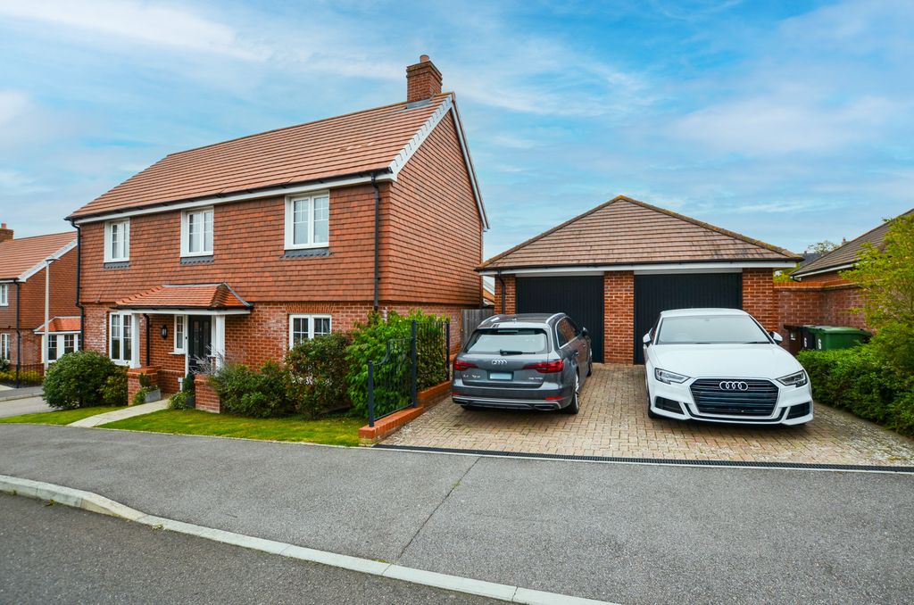 Property photo 2 of 34