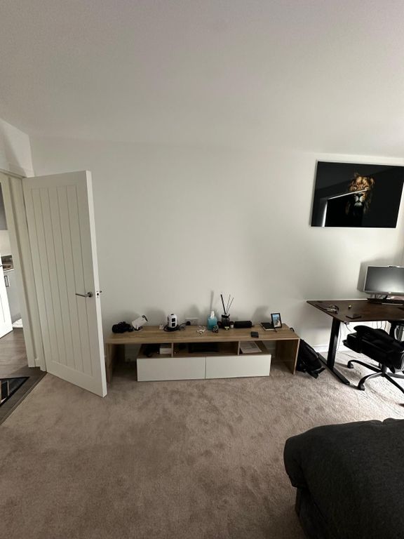 Property photo 3 of 35