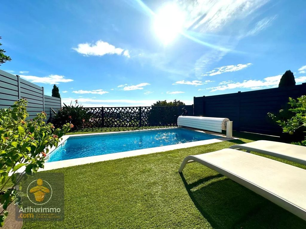 Property photo 1 of 13 Modern 4-Bedroom Villa With Sea View And Pool In Bormes-Les-Mimosas
