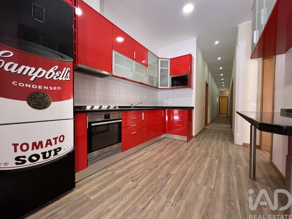 Property photo 2 of 39