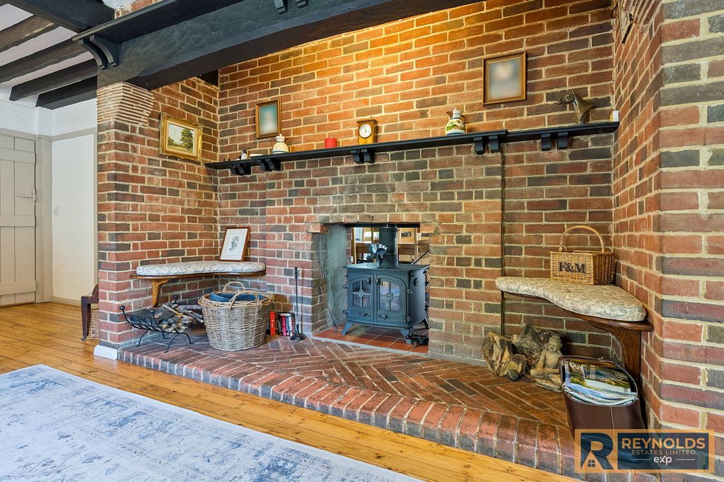 Property photo 3 of 25
