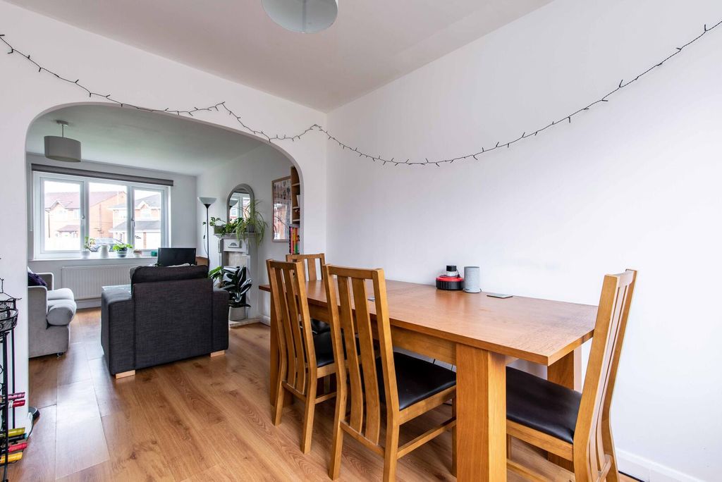 Additional image 6 of 3 bed semi-detached house for saleParkstone Close, West Bridgford NG2
