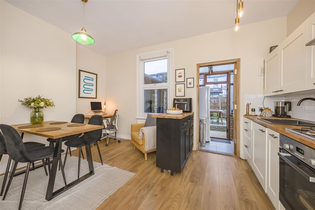 Property photo 3 of 16 3.Jpg
