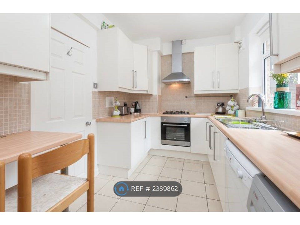 Property photo 1 of 11 Kitchen