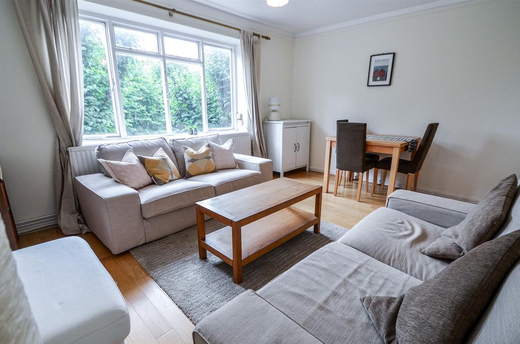 Property photo 3 of 12 Fairhurst