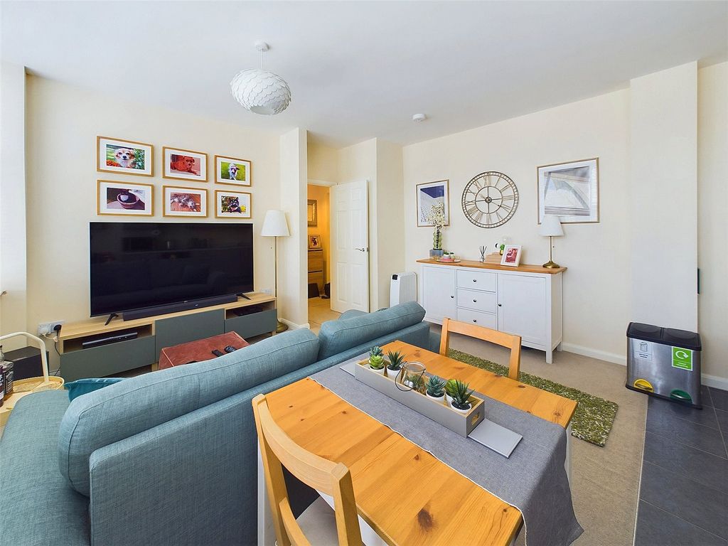 Property photo 1 of 11 1 - Image