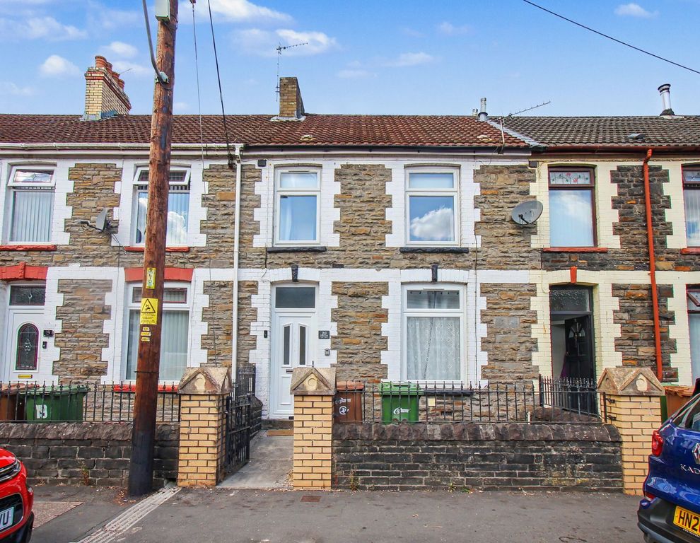 Property photo 1 of 18
