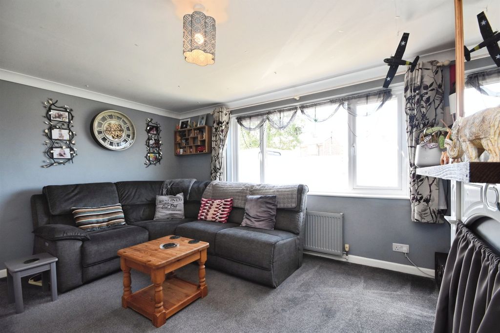 Property photo 2 of 19