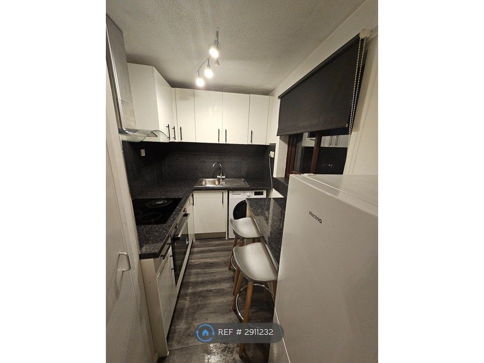 Property photo 3 of 24