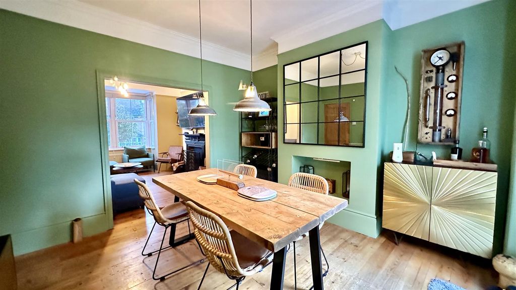 Property photo 3 of 39