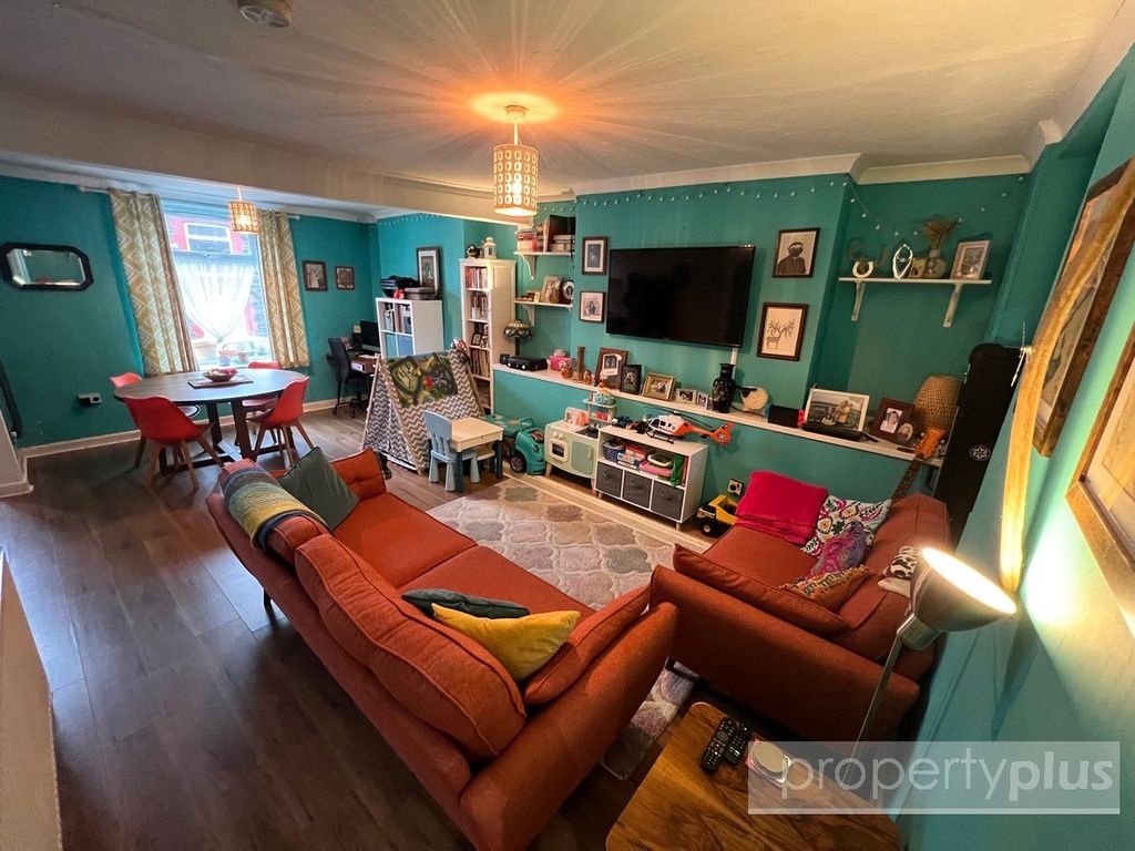 Property photo 2 of 19 Picture No. 08