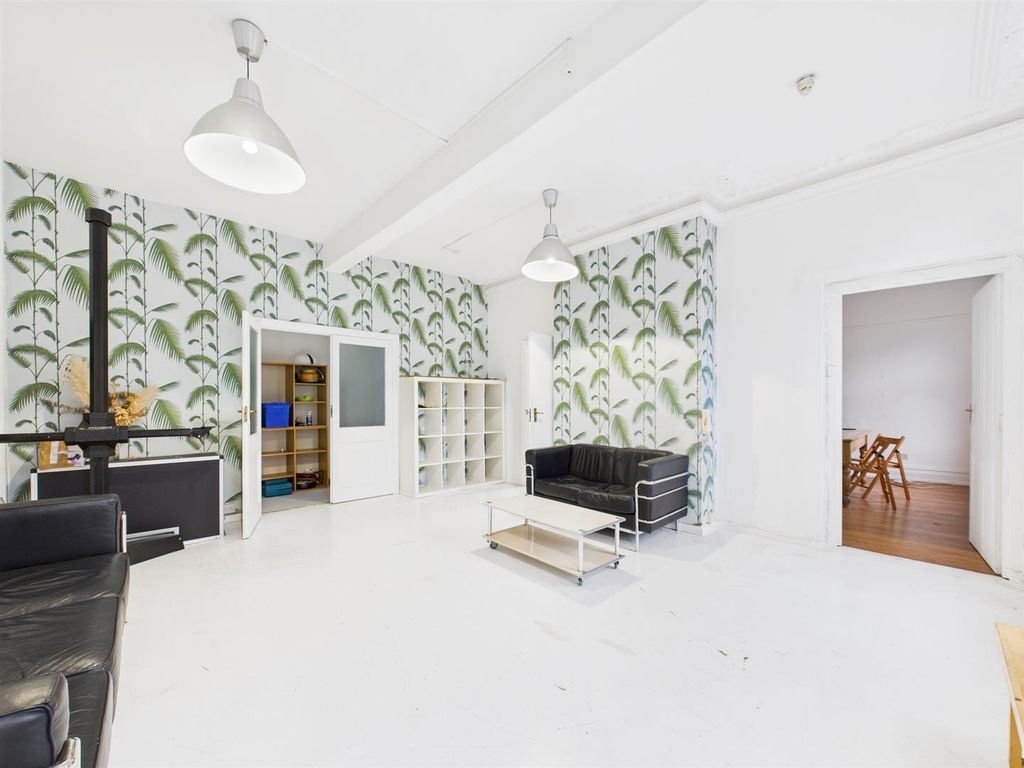 Property photo 1 of 12 Cam04237G0-Pr0249-Still001.Jpg