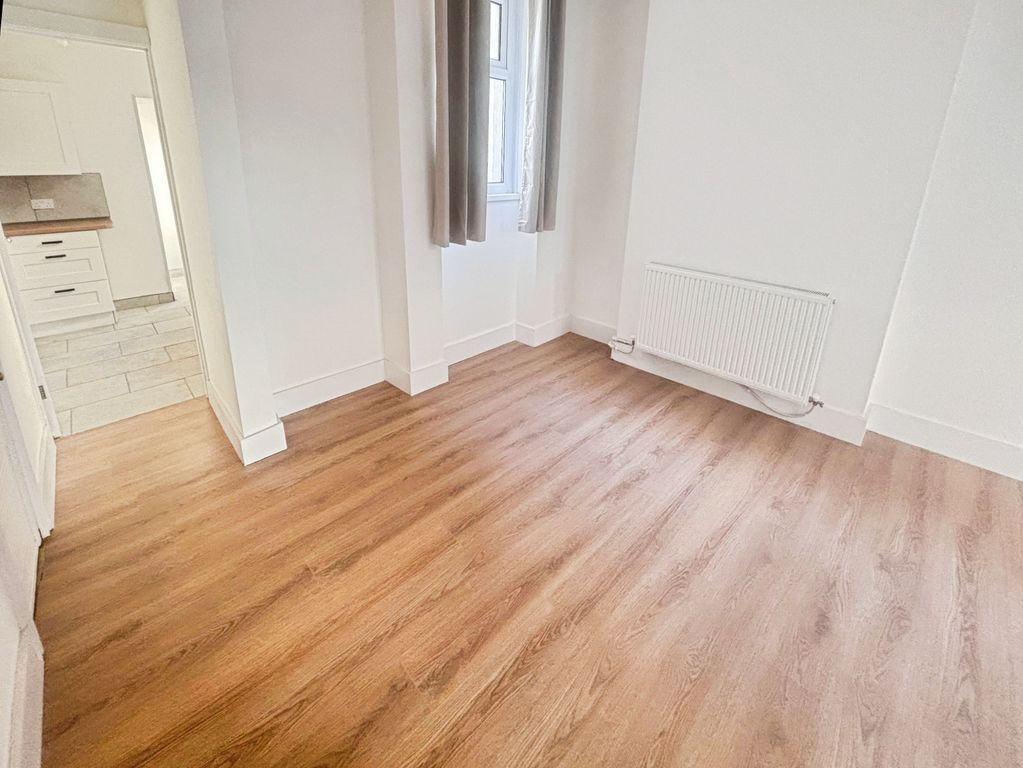 Property photo 3 of 16 Image