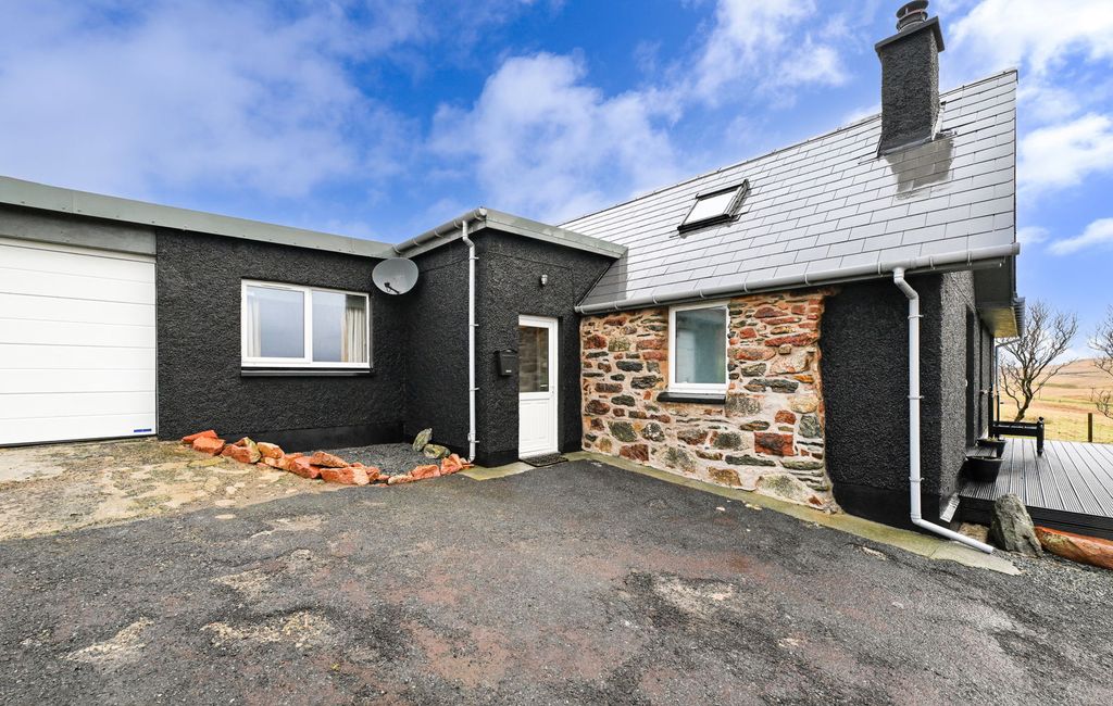 Property photo 2 of 44