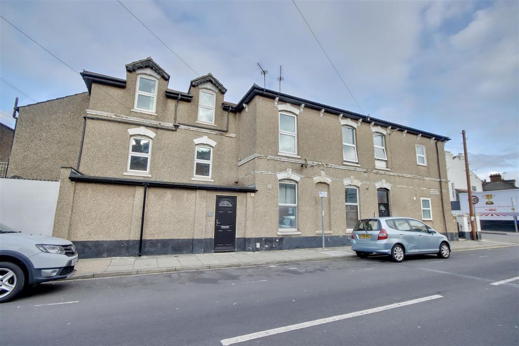 Property photo 1 of 12 B0D028Af-6F80-4Db5-Bcd3-C817C08129CD_1_201_A.Jpeg