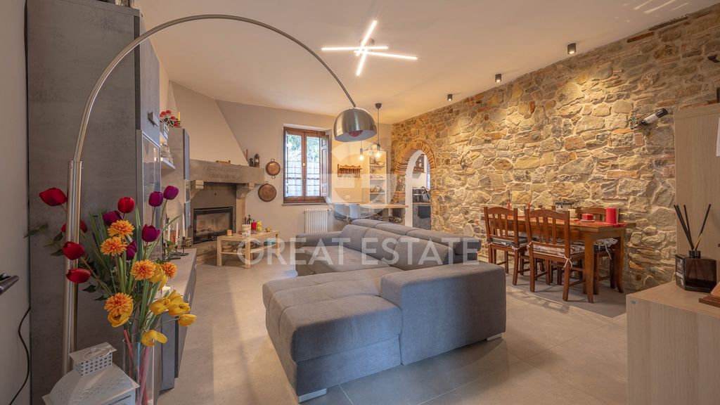 Property photo 2 of 48 Interiors