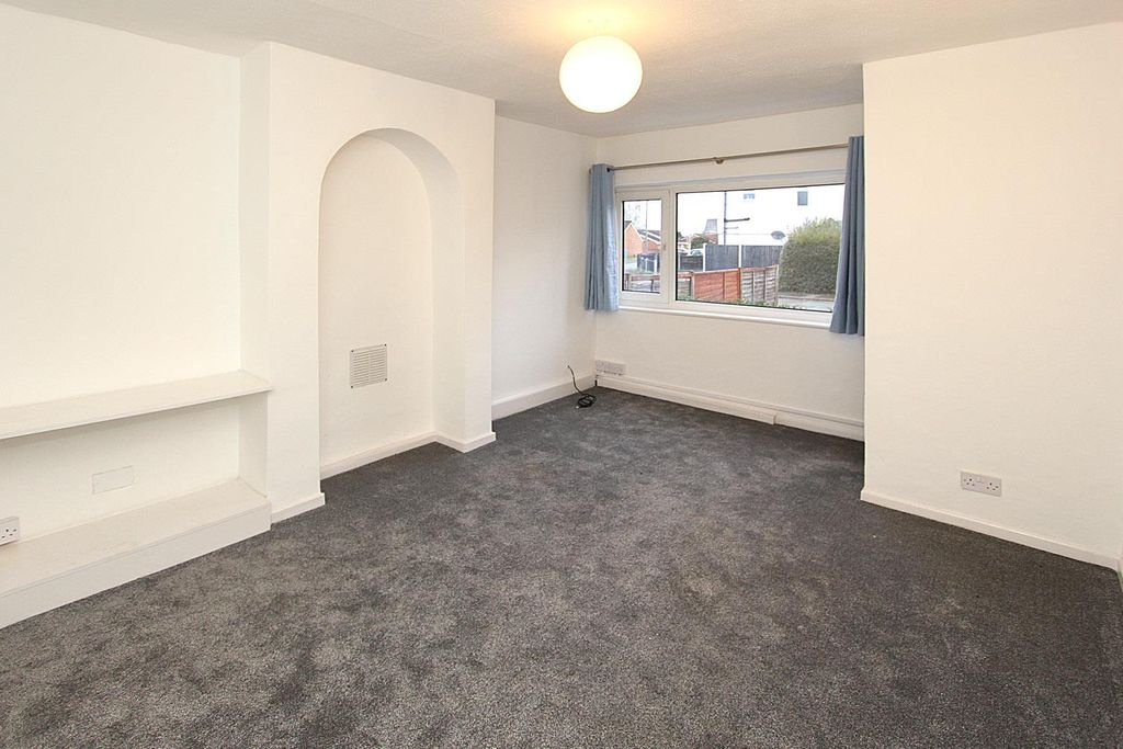 Property photo 2 of 8 Lounge