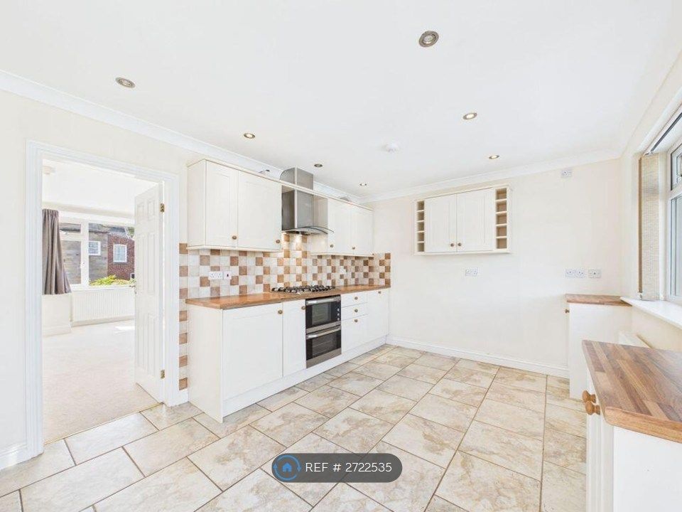 Property photo 3 of 22 Kitchen Diner