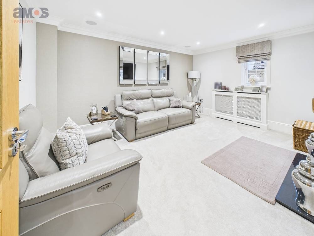 Property photo 3 of 26 4674315