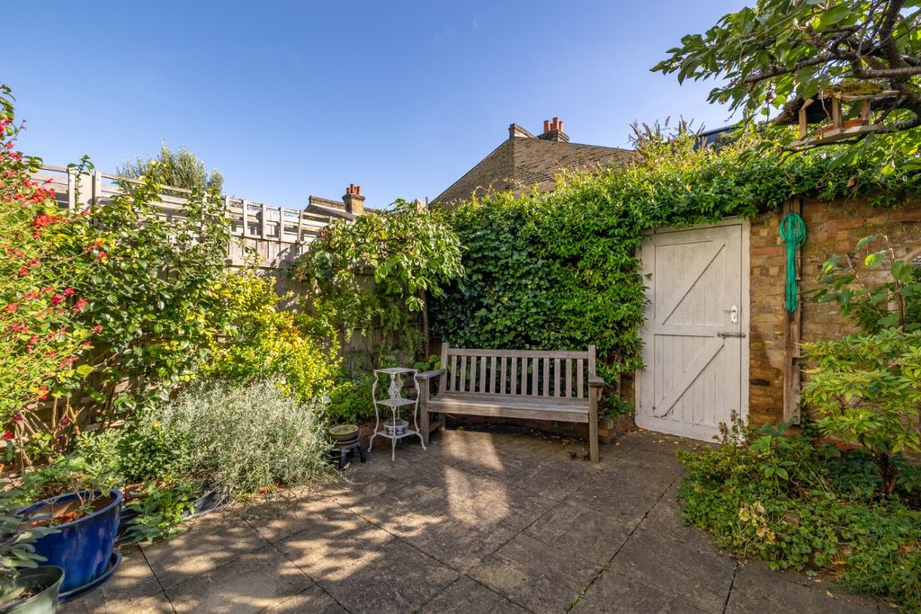 Property photo 2 of 13