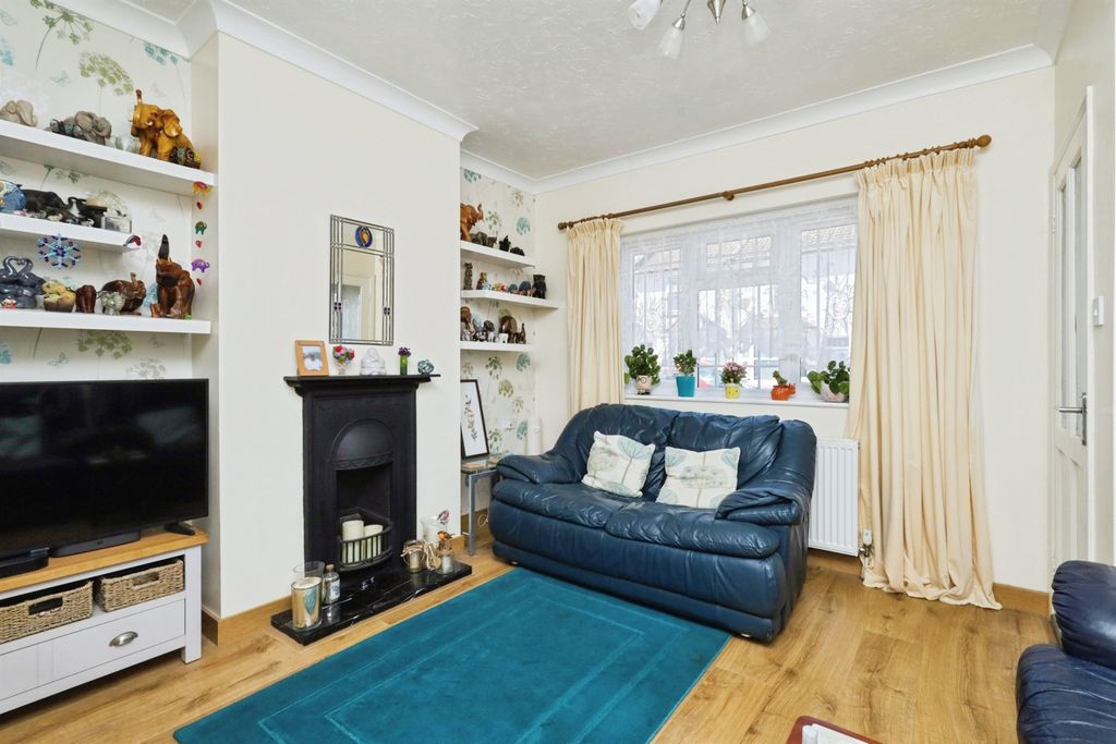 Property photo 2 of 16