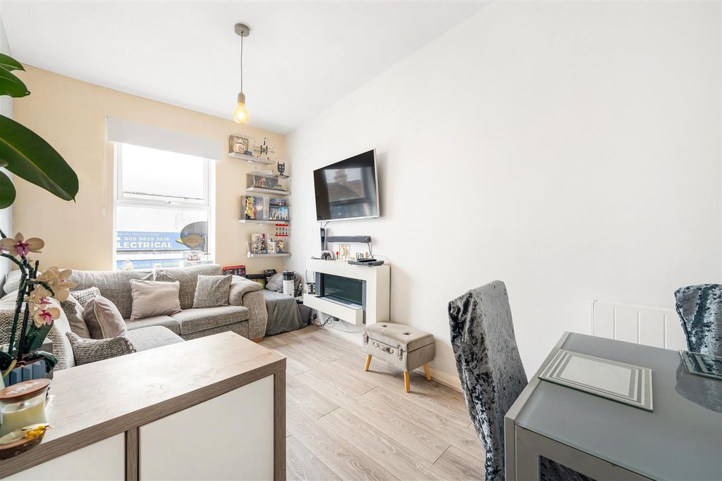 Property photo 1 of 10 Green Lane-1.Jpg