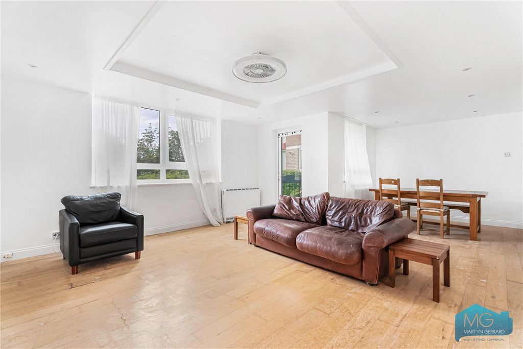 Property photo 2 of 21 Picture No. 17