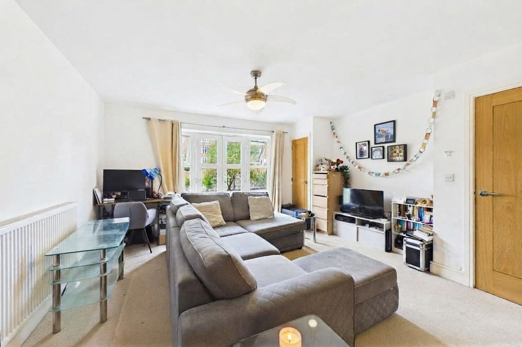 Property photo 3 of 11 Picture No. 18