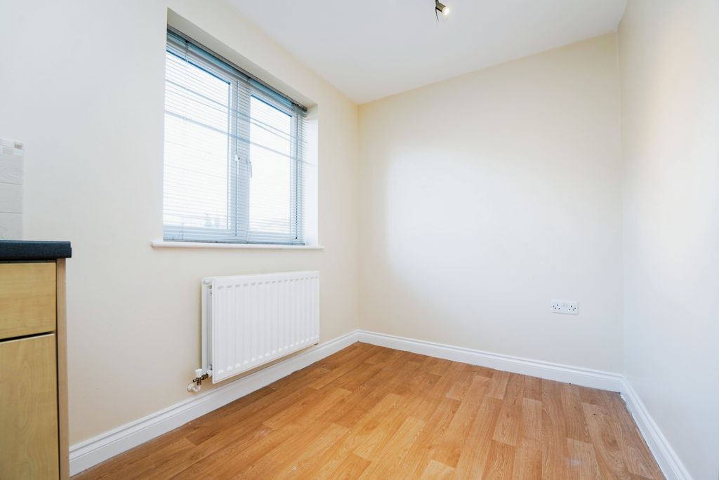 Property photo 3 of 10 3