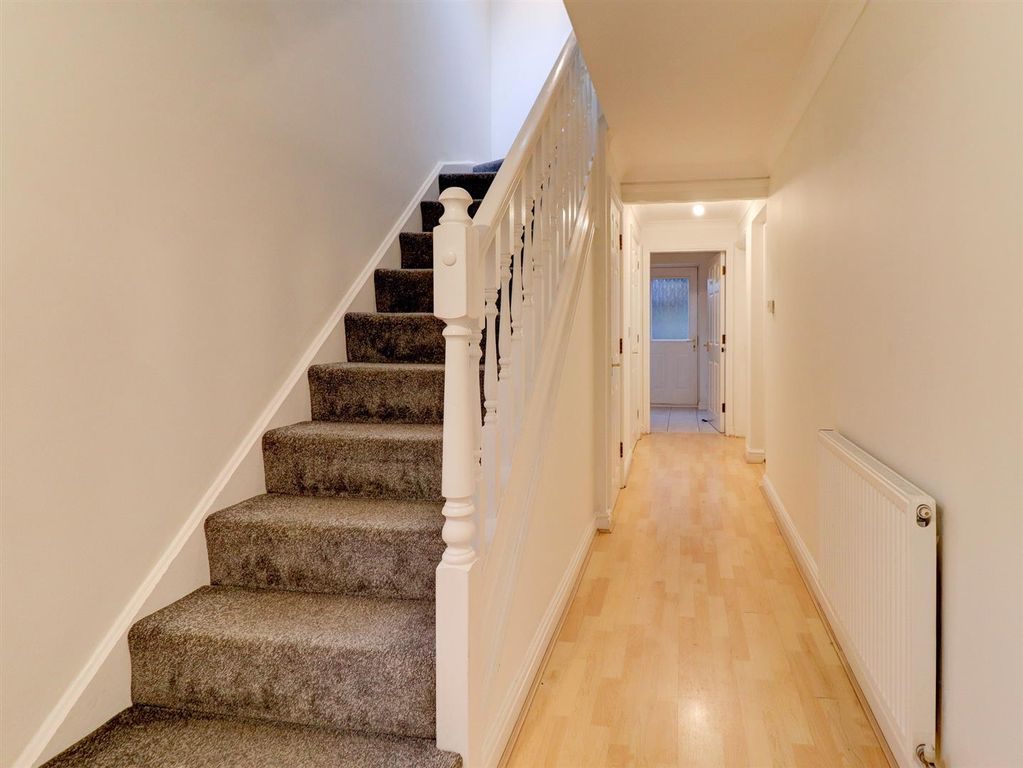 Property photo 2 of 24 Entrance Hallway