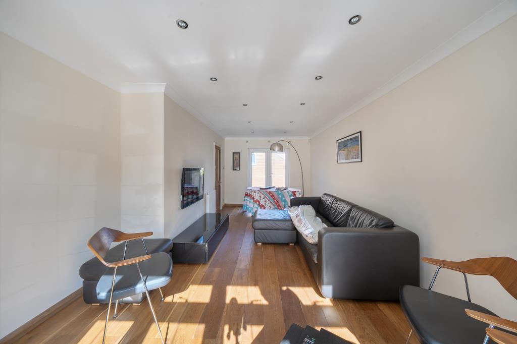 Property photo 2 of 20 Reception