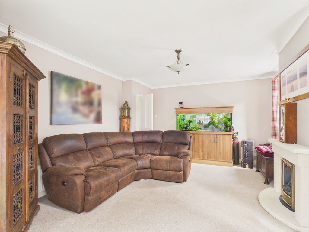 Property photo 2 of 25 5330933