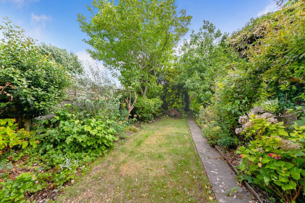 Property photo 2 of 19